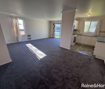 Central City Living with Sunny Aspect - Photo 4