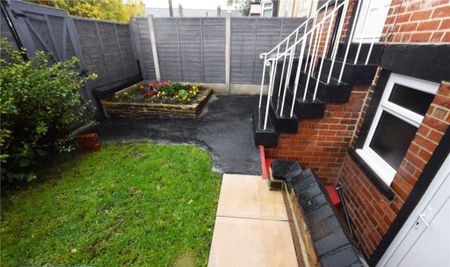 2 bedroom terraced house to rent - Photo 4