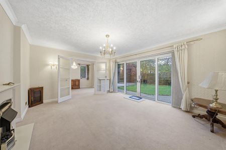 4 bedroom detached house to rent - Photo 2