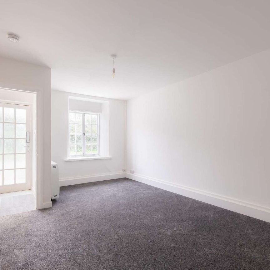 2-bedroom Cottage to let on an AST. - Photo 1