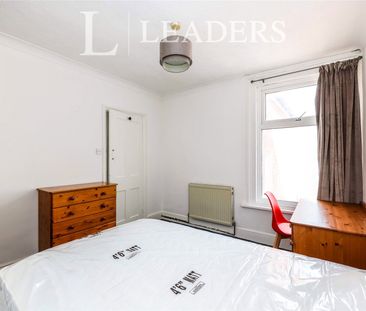 4 bedroom house to rent Percy Road, PO4 - Photo 4