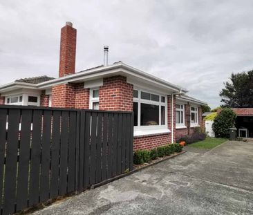 Family Home in Gladstone - Photo 4