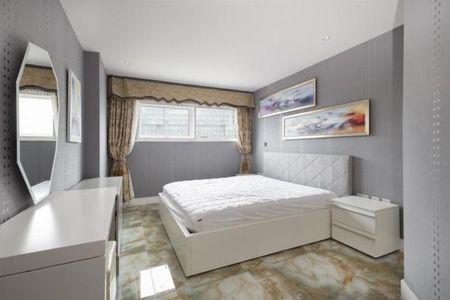 Queenstown Road, London - Photo 2