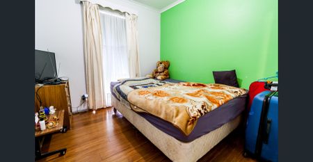 FAMILY HOME WITH ALL YOU NEED IN A CONVENIENT PLACE - Photo 3