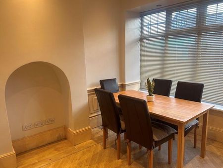 2 bedroom terraced house to rent - Photo 4