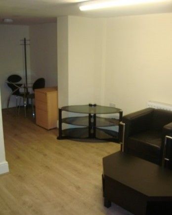 1 Bed Self contained - Student flat Fallowfield for Couple - Photo 5