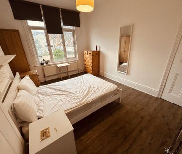 1 bedroom in a house share to rent - Photo 3