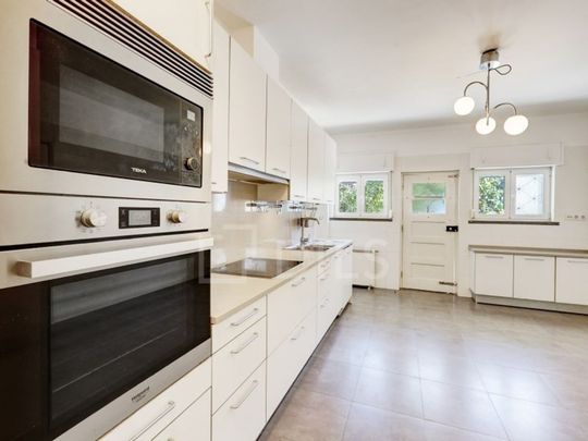 5 bedroom luxury House for rent in Carcavelos, Cascais, Lisbon - Photo 1