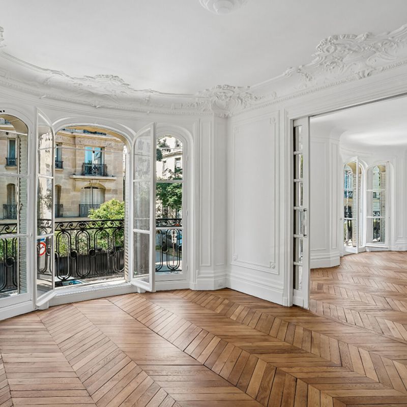 **RARE**CONTRE-ALLÉE CHAMP DE MARS**EXCEPTIONNEL 5 PIÈCES VIDE** ENTIÈREMENT RENOVÉ**VUE TOUR EIFFEIL**** - Photo 1