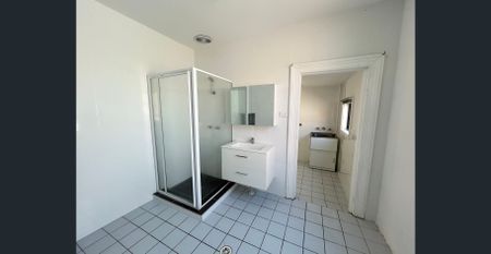 Comfortable One-Bedroom Unit - Photo 2