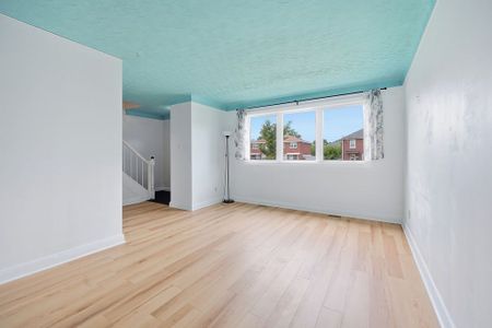 For Lease - 873 Woodroffe Avenue, McKellar Heights - Glabar Park and Area, Ontario - Photo 4