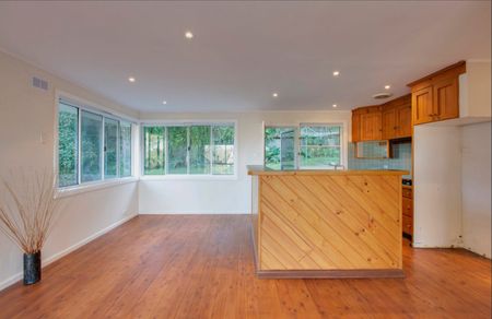 10 Yannina Avenue, Hornsby Heights NSW 2077 - House For Rent | Domain - Photo 5