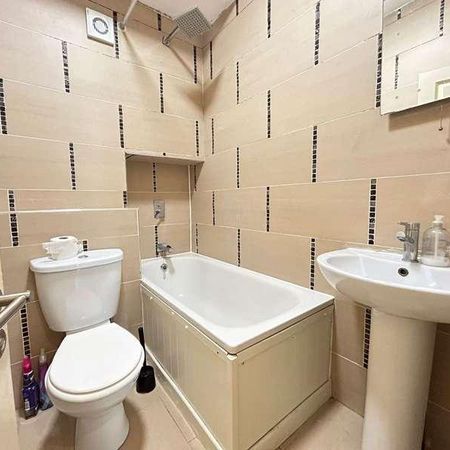 Flat, Goodmayes House, Goodmayes Road, Ilford, IG3 - Photo 4