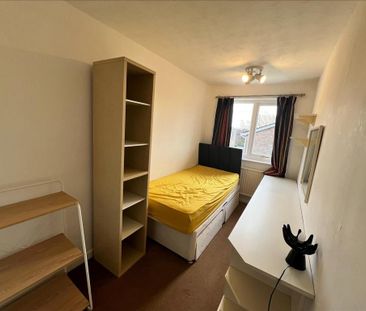 3 bedroom semi-detached house to rent - Photo 4