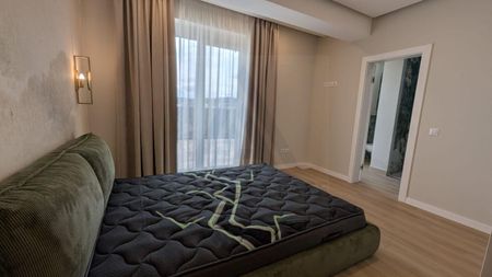 Închiriază Apartament 4 camere Trei Stejari - Fotografie 4