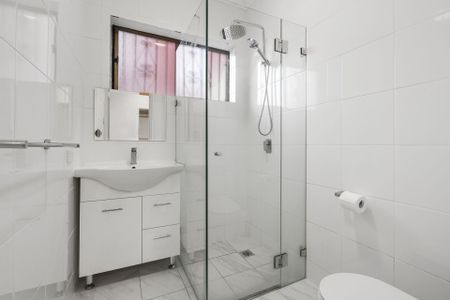 Two Bedroom House - Photo 4