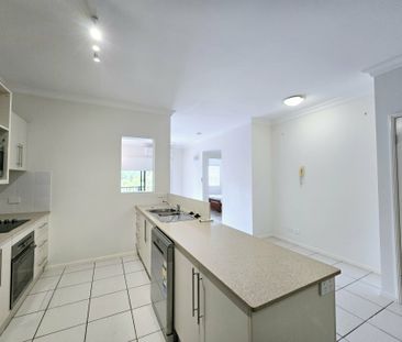 FRESH AND MODERN – FURNISHED - Photo 6