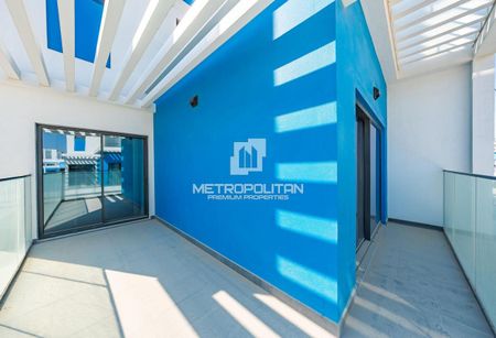 End Corner | View Today | Plus Maids Room - Photo 2