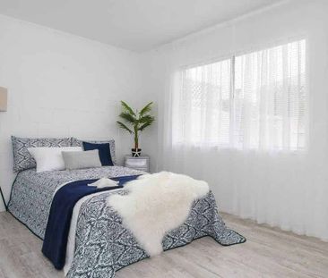 Charming Brick and Tile two-bedroom unit with ... - Photo 2