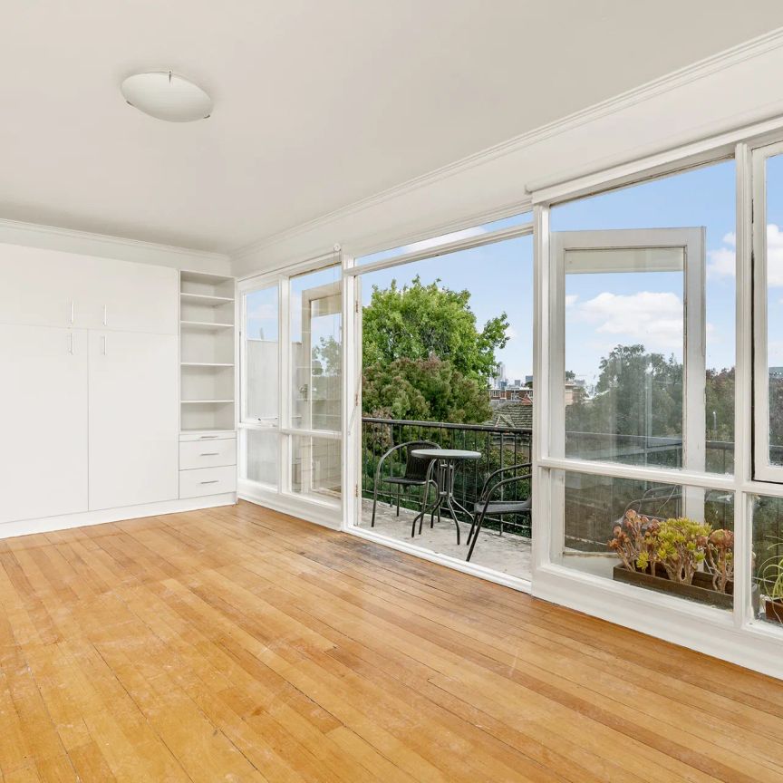 Low Maintenance Apartment In The Perfect Location! - Photo 1