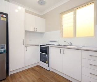 One Bedroom Unit in Heart of Hamilton! - Photo 4