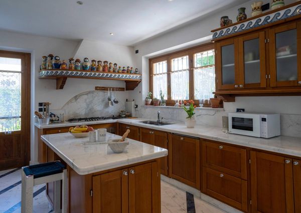 Villa in Affitto a Forte dei Marmi – Zona: Centro