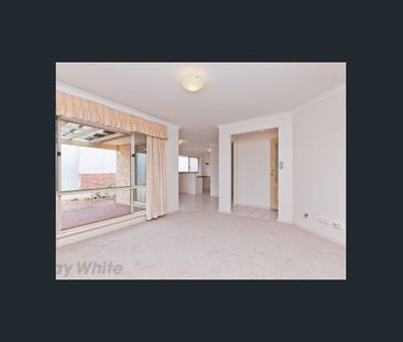 SURE TO IMPRESS - Photo 2