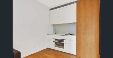 COZY APARTMENT IN THE HEART OF THE CITY - Photo 4