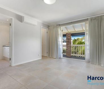 City Convenience with a Touch of Tranquillity - Photo 1