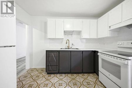 2 - 244 ROCHESTER STREET - Photo 2