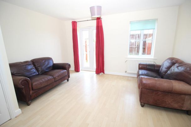 2 bedroom Terraced House to rent in Queensbury Gate, Longbenton, Newcastle upon Tyne NE12 - Photo 1