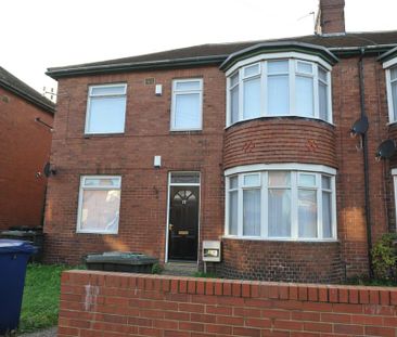 3 bedroom flat to rent - Photo 2