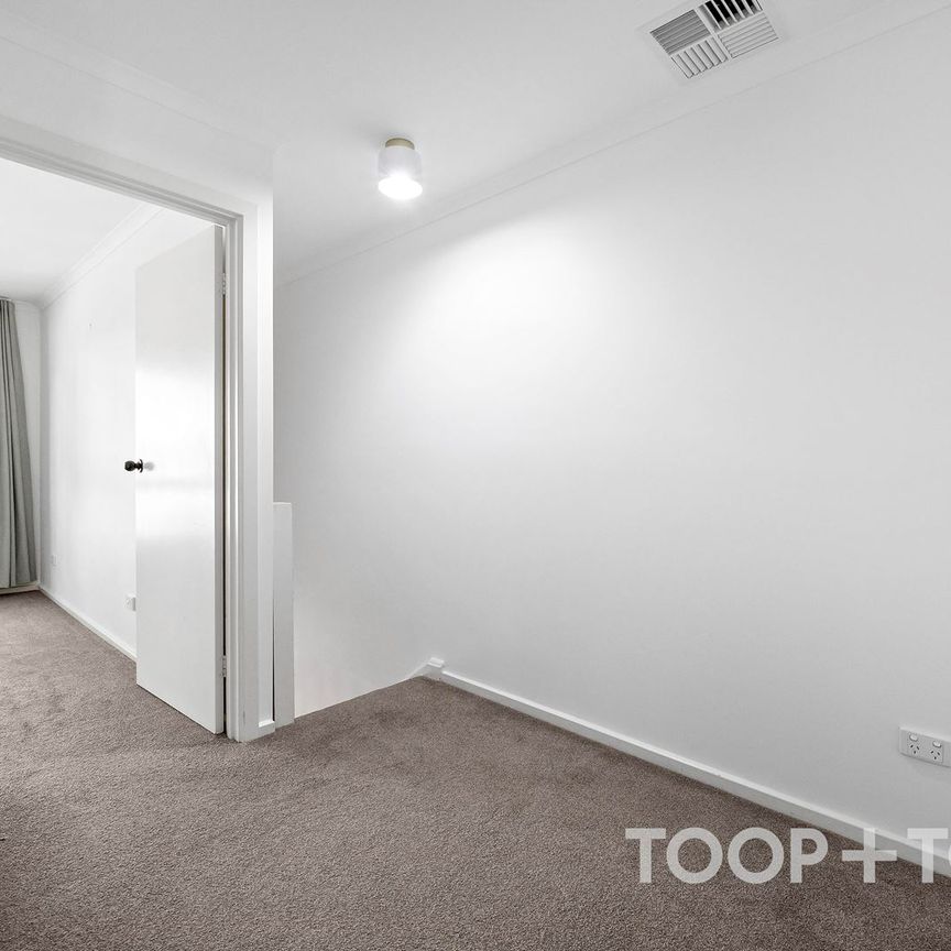 Renovated Secluded Townhouse in Maylands - Photo 1