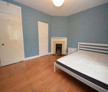 3 Bed Flat, Greenleaf Close, SW2 - Photo 3