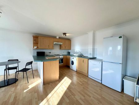 2 bedroom flat to rent - Photo 5