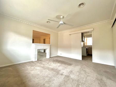 IMMACULATE TWO BEDROOM HOME IN THE HEART OF CAMBERWELL - Photo 5