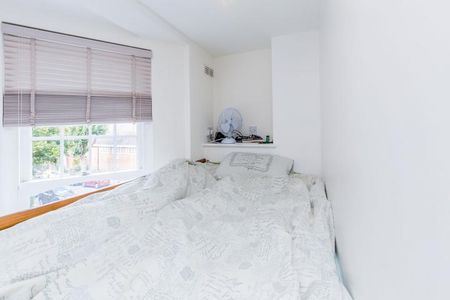 Self-contained modern Studio located in Muswell Hill close to amenities - Photo 3