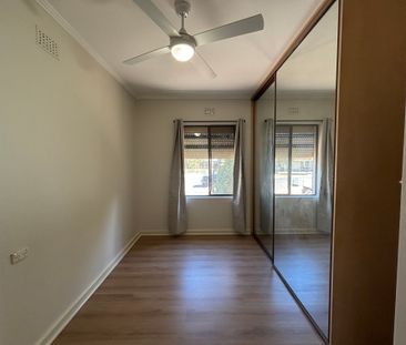 To register & apply for this property, please use this link: https:... - Photo 2