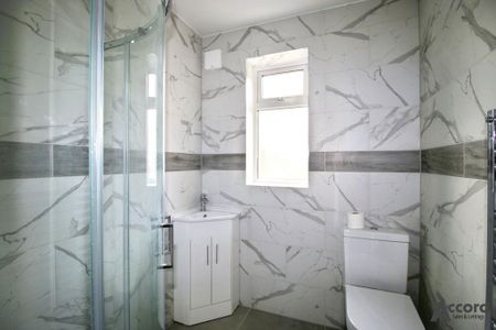 2 bedroom semi-detached bungalow to rent - Photo 2