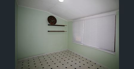 3 Bedroom Home with Good Sized Bedrooms - Photo 2