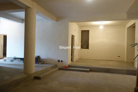 Vila cu suprafata de 550 mp si 13 camere in Paradisul Verde - Fotografie 5