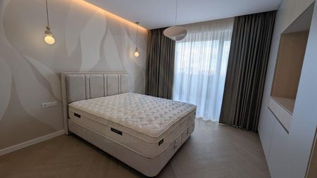 Închiriază Apartament 4 camere Reșița - Fotografie 2