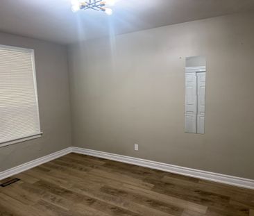 For Lease - 21 Melchior Drive Unit# Main, Toronto, Ontario - Photo 4