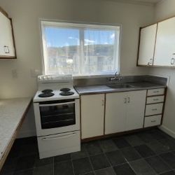 Sunny bedsit! - Photo 1