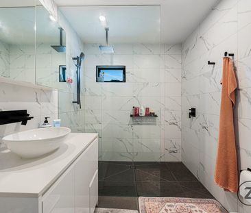 Modern 3-Bedroom Townhouse in the Heart of Chadstone 3/7 Atkinson S... - Photo 2