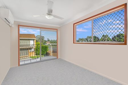 Three Bedroom Townhouse Close to the Seagulls Club and the Tweed River - Photo 3