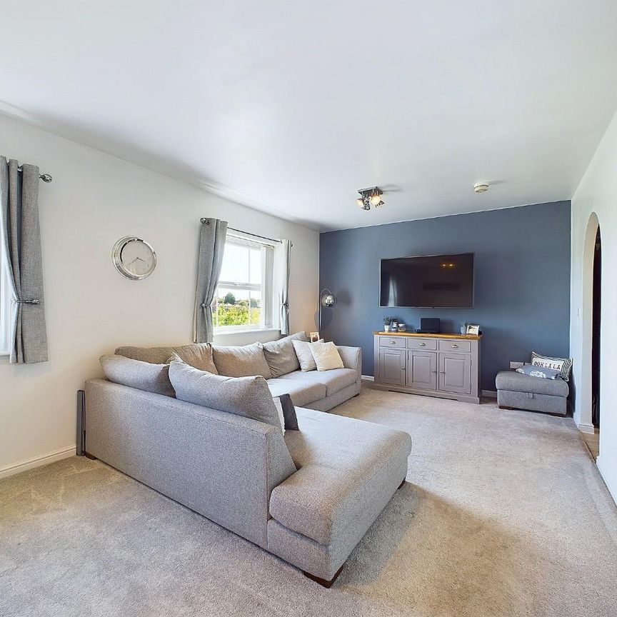 Trefoil Gardens, Amblecote, Stourbridge - Photo 1