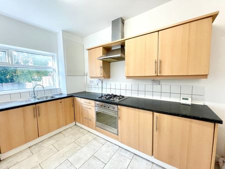 4 Bed Terraced House, Waveley Road, CV1 - Photo 5