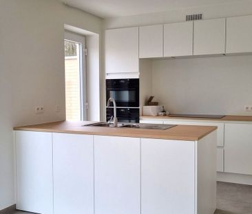 Woning te huur in Mariakerke voor € 1.450 met 3 slaapkamers - Photo 1