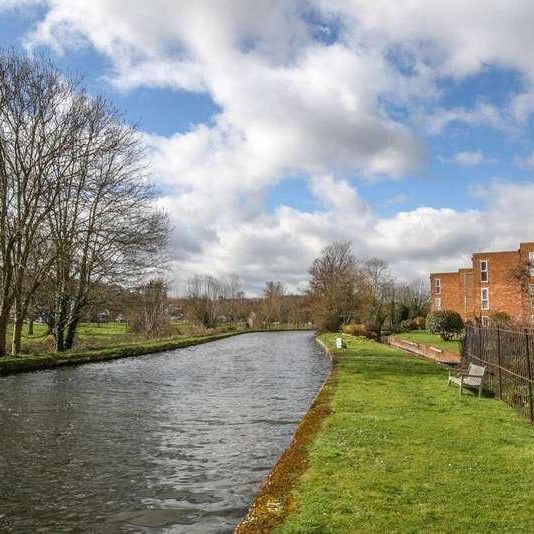 River Park, Boxmoor, HP1 - Photo 1